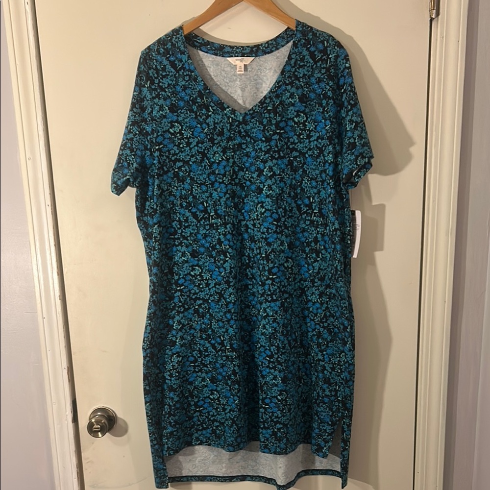 Terra and Sky 14W Blue Floral V-Neck Dress